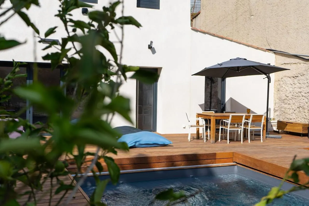 Hotel Le Petit Nid Des Chutes Lavies Marsiglia Francia